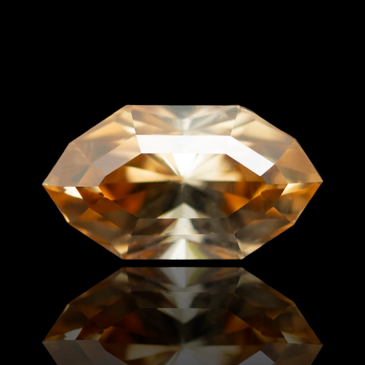 Honey Zircon, 1.34ct, 8.08x4.48mm