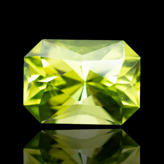 Peridot, 1.78ct, 8.44x6.2mm