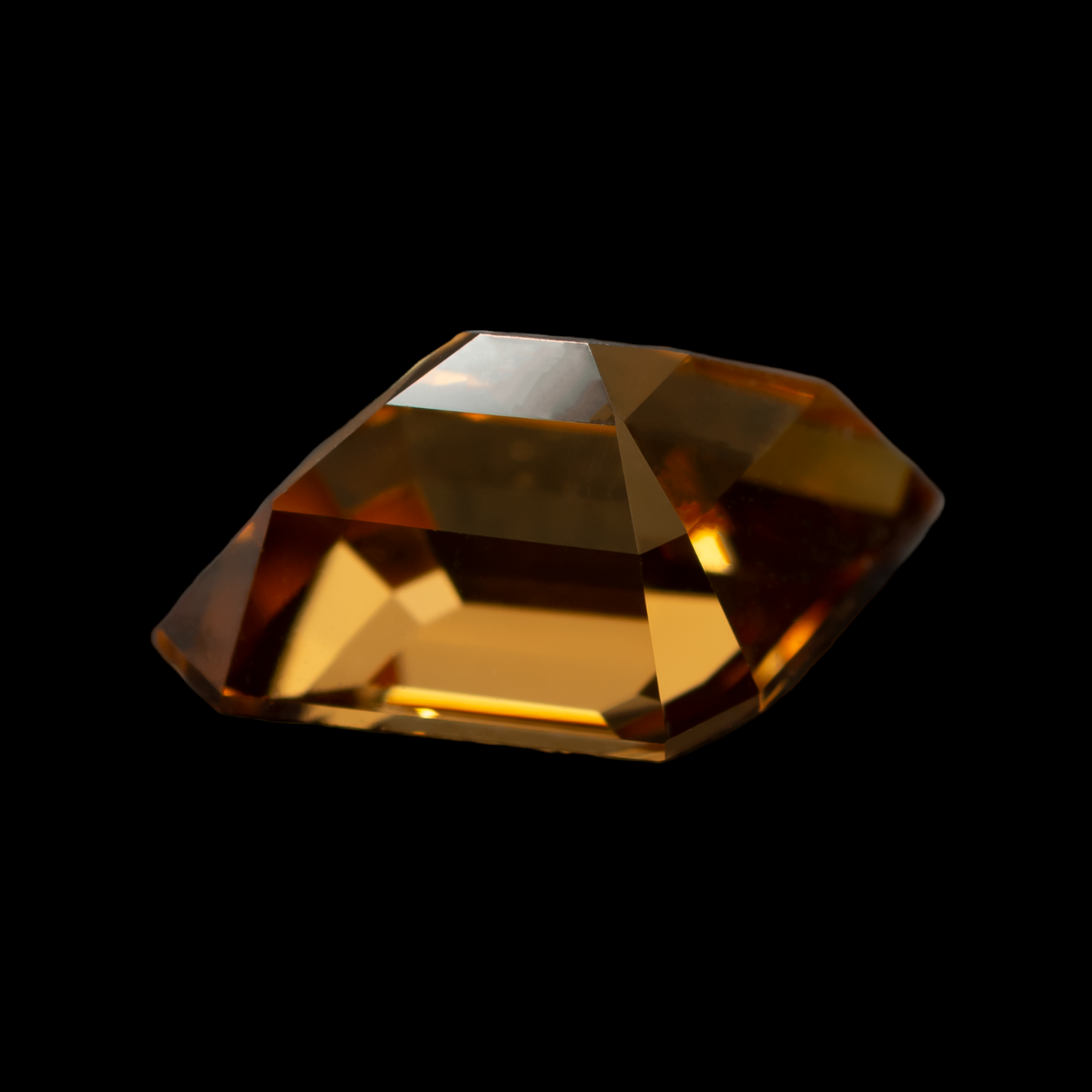 Zircon, 2.61ct, 10x5.93mm