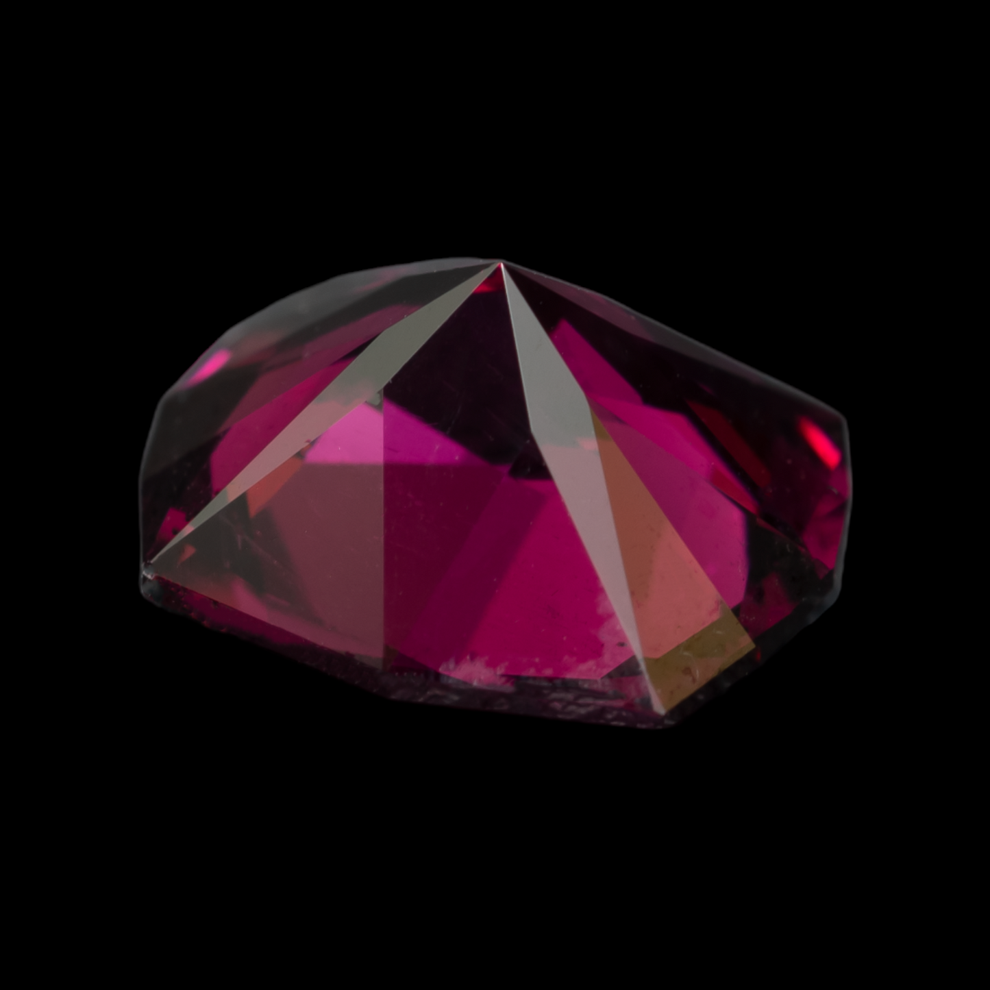 Rhodolite Garnet, 3.01ct, 8.03x9.03mm