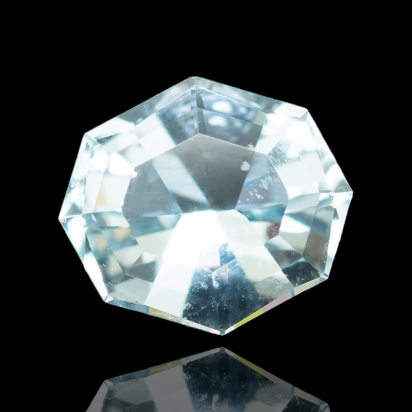 Aquamarine, 0.45ct, 5.53x4.6mm