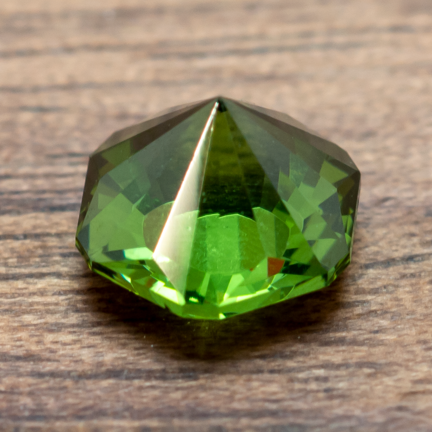 Green Zircon, 1.22ct, 6.41mm