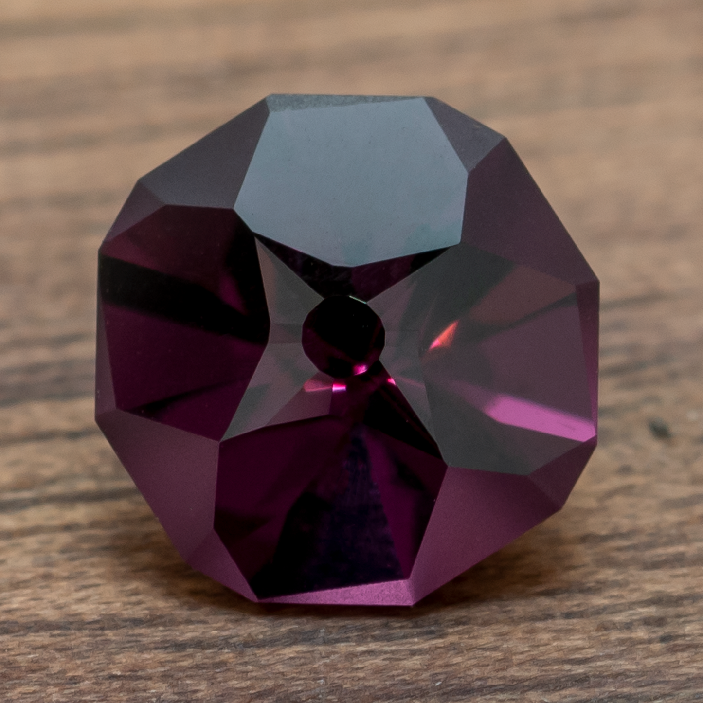 Spinel, 1.09ct, 6.79mm