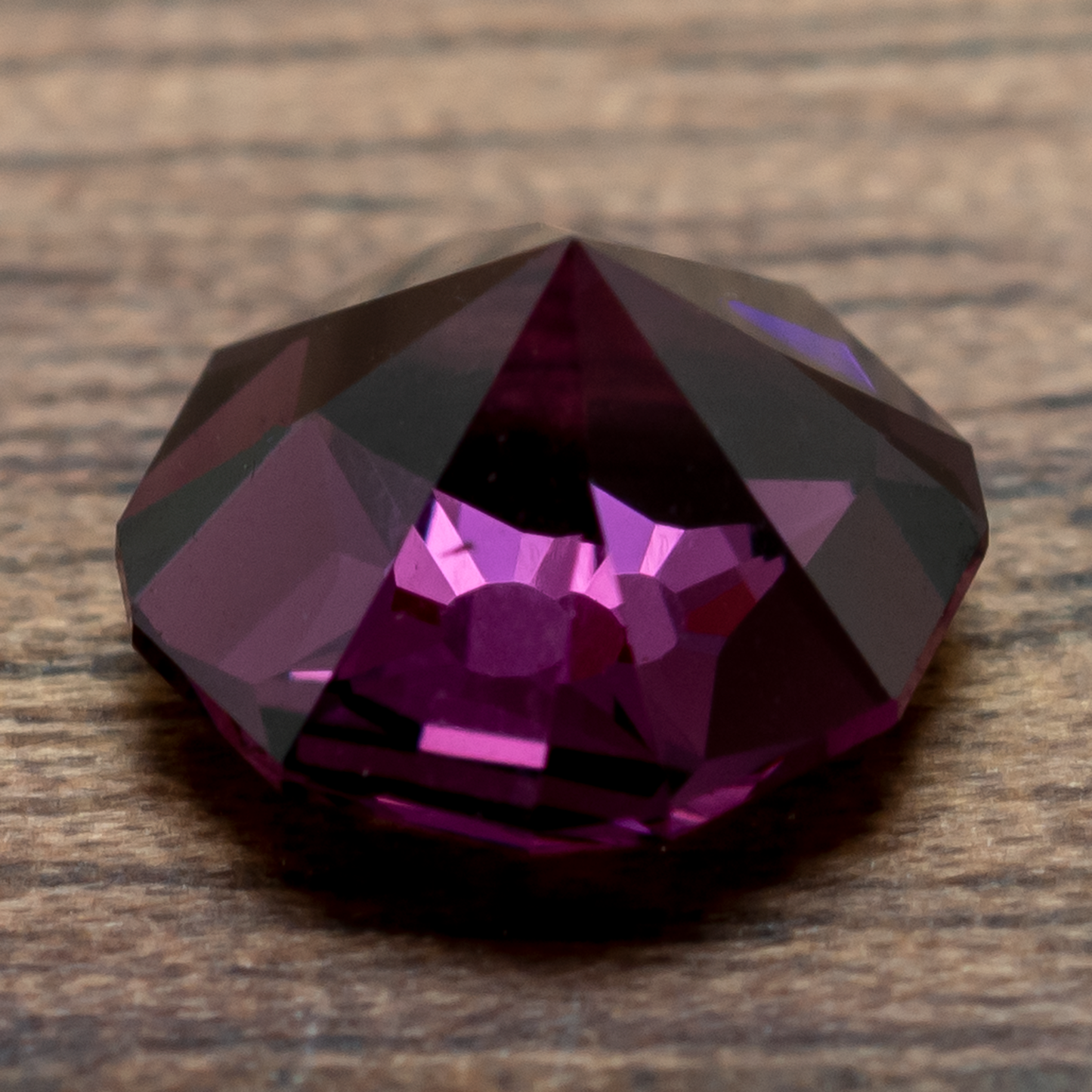 Spinel, 1.09ct, 6.79mm