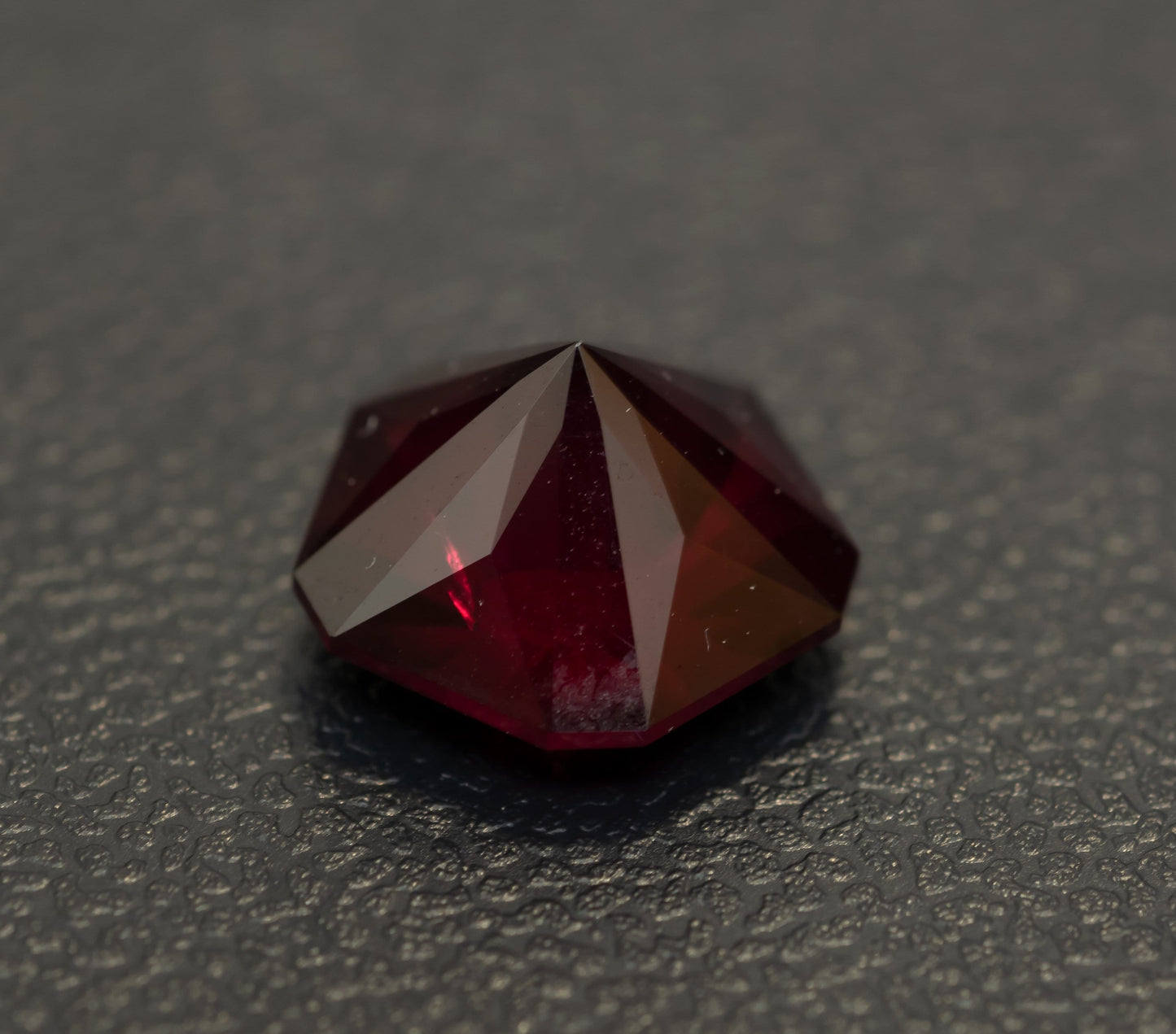 Rhodolite Garnet, 4.83ct, 10.36x10.85mm