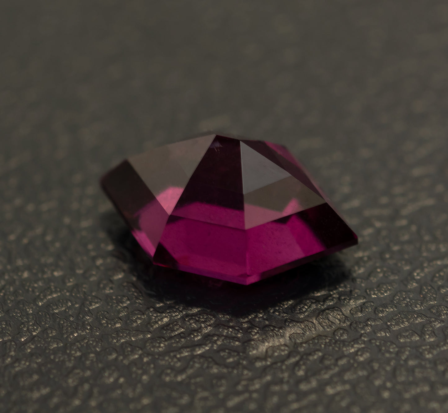 Rhodolite Garnet, 3.76ct, 12.39x7.71mm