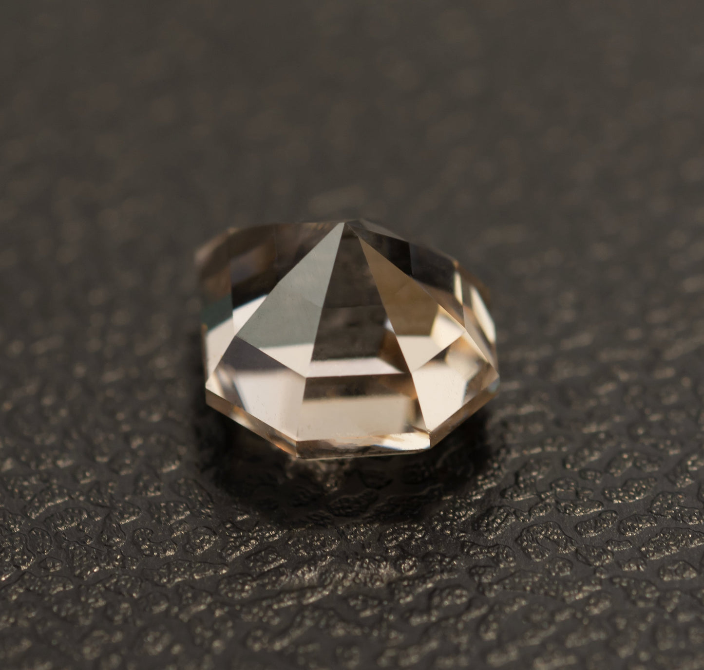 Zircon, 3.47ct, 8.94x7.26mm