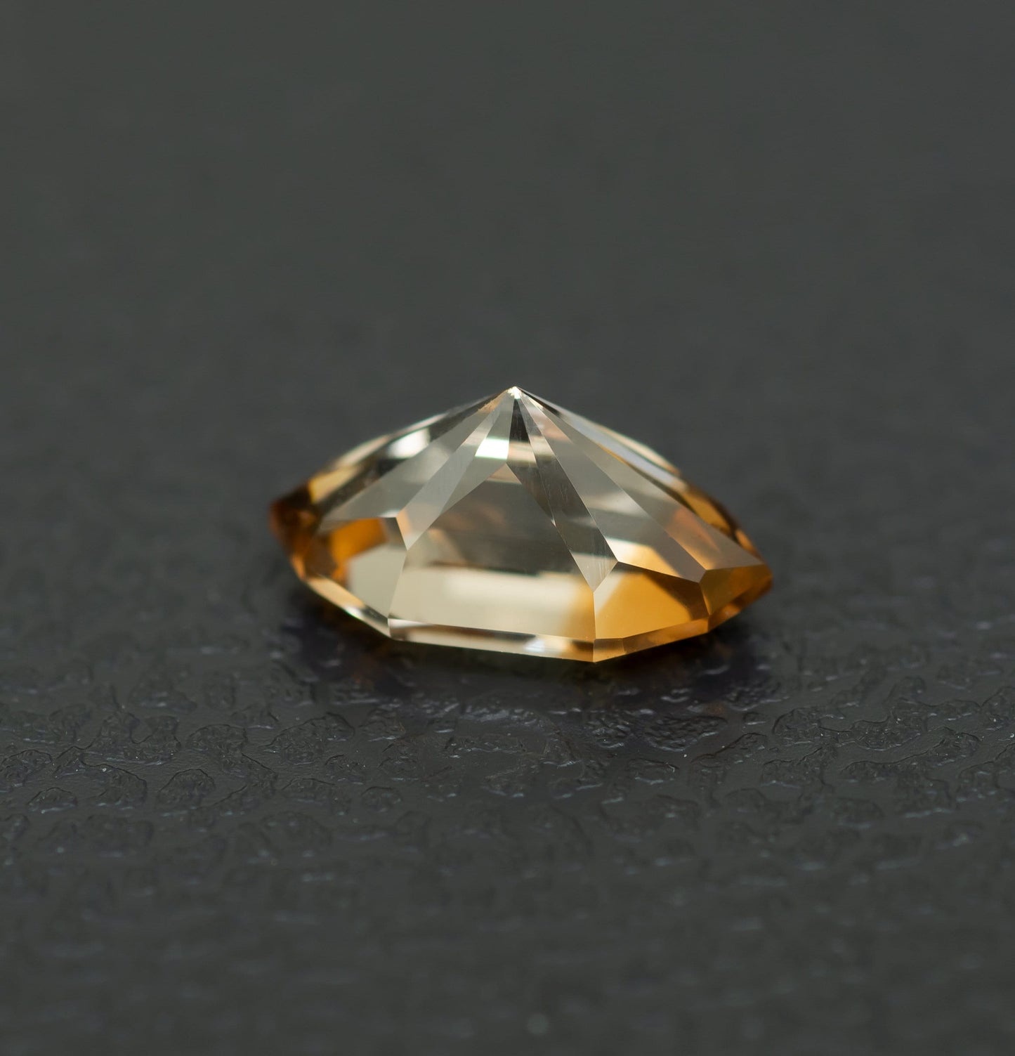 Honey Zircon, 1.34ct, 8.08x4.48mm