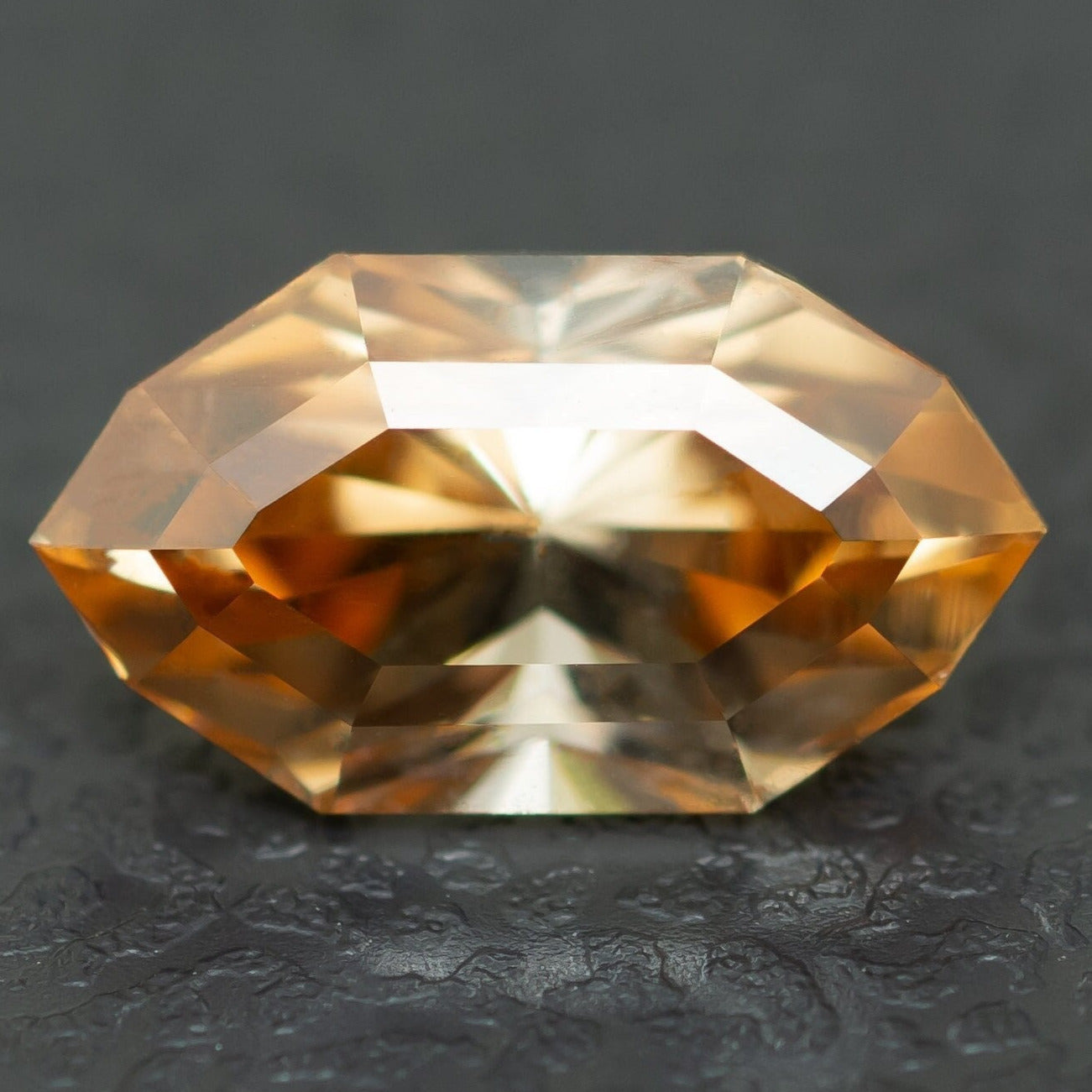 Honey Zircon, 1.34ct, 8.08x4.48mm